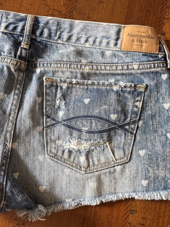 Abercrombie Fitch Denim Shorts W30 Heart Pattern Very Short Low Rise Y2K - Picture 6 of 8